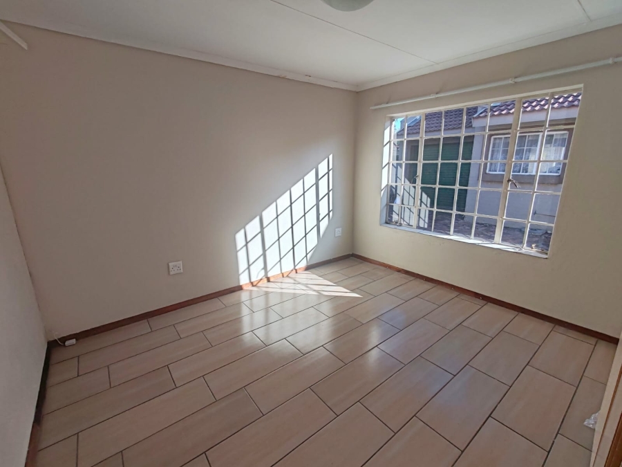 2 Bedroom Property for Sale in Potchefstroom North West